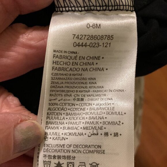 JORDAN 0-6M black onesie - Picture 5 of 5